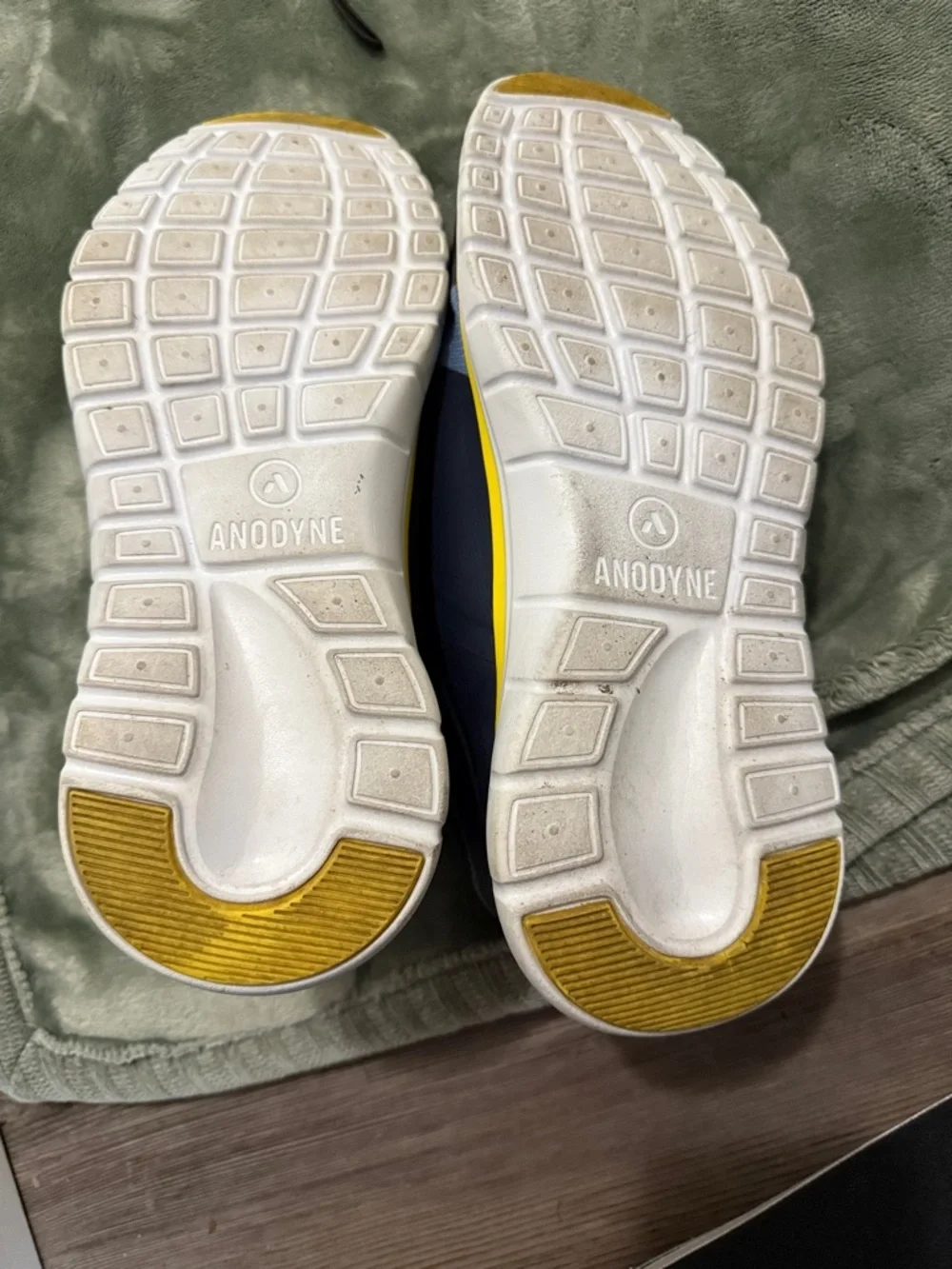 NOBULL Men’s Gray and Yellow Athletic Trainers